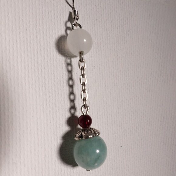 White Multistrand Necklace and Matching Natural Jade Bead Earrings Set - Picture 12 of 12